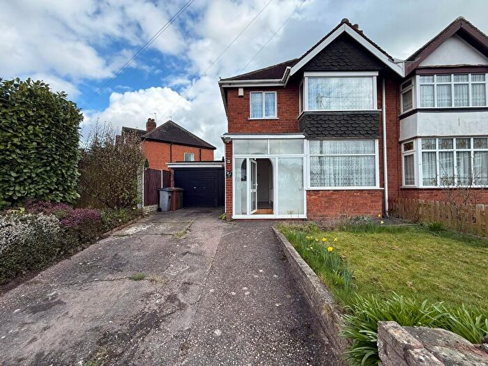 3 Bedroom Semi-Detached House To Rent In Avon Road, Solihull, B90