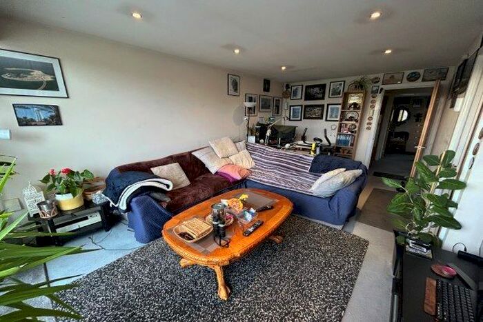 1 Bedroom Flat To Rent In Forio House, Cardiff, CF10