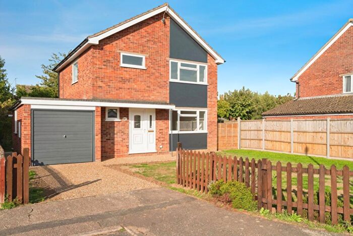 3 Bedroom Detached House For Sale In Whitelands, Fakenham, Norfolk, NR21