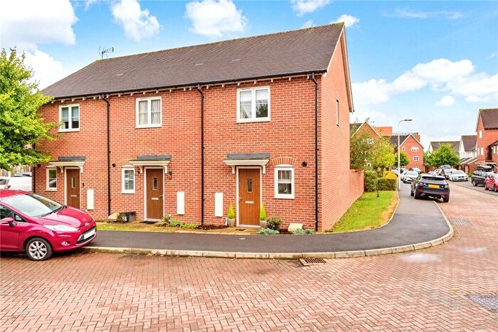 2 Bedroom End Of Terrace House To Rent In Outfield Crescent, Wokingham, Berkshire, RG40