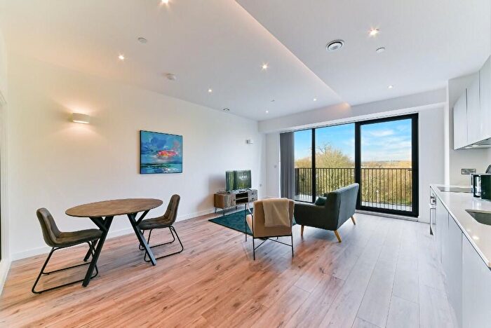 2 Bedroom Flat To Rent In Papermill House, Oxford Road, Uxbridge, UB8