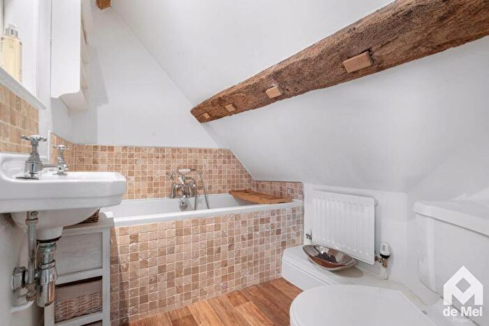 4 Bedroom Detached House For Sale In Staites House, Teddington, GL20