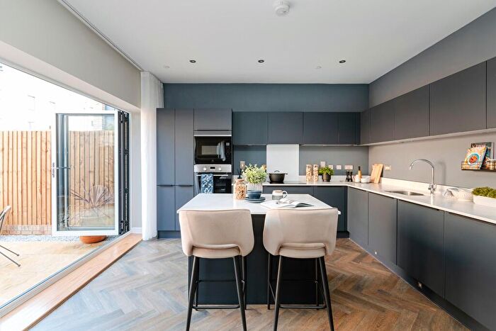 5 Bedroom Town House For Sale In Llantrisant Road, Llandaff, Cardiff, CF5