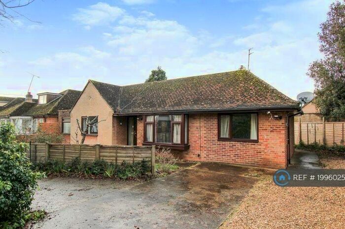 3 Bedroom Bungalow To Rent In Yarnton Road, Kidlington, OX5