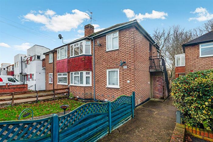 2 Bedroom Maisonette To Rent In Deer Park Gardens, Mitcham, CR4