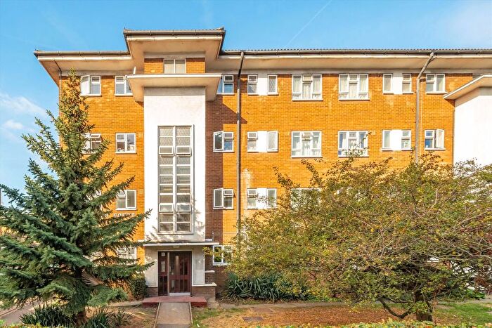 1 Bedroom Flat To Rent In Broughton Road, Broughton Road, W13