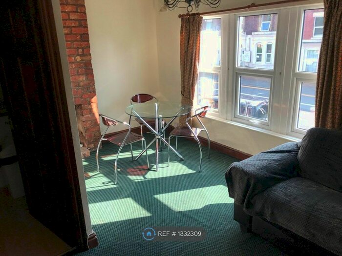 1 Bedroom Flat To Rent In Wilderspool Causeway, Warrington, WA4