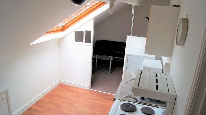 1 Bedroom Flat To Rent In Wakefield, WF1