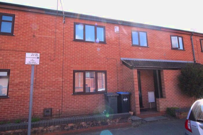 2 Bedroom House To Rent In Tom Brown Street, CV21