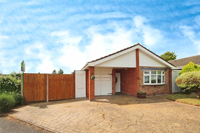3 Bedroom Bungalow For Sale In Cloverdale, Stoke Prior, Bromsgrove, Worcestershire, B60