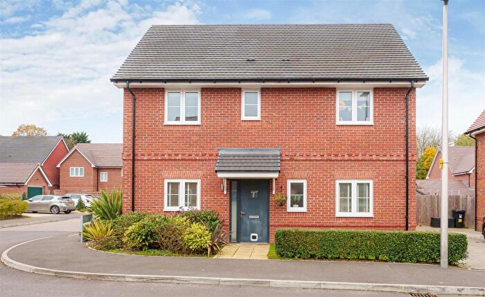 3 Bedroom Detached House For Sale In Barley Road, Finchwood Park, Wokingham, Berkshire, RG40