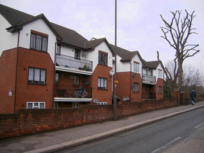 2 Bedroom Flat To Rent In Whitton Road, Hounslow, TW3