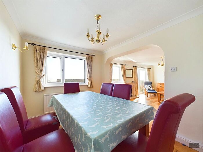 5 Bedroom Property To Rent In Florida Drive, Exeter, EX4