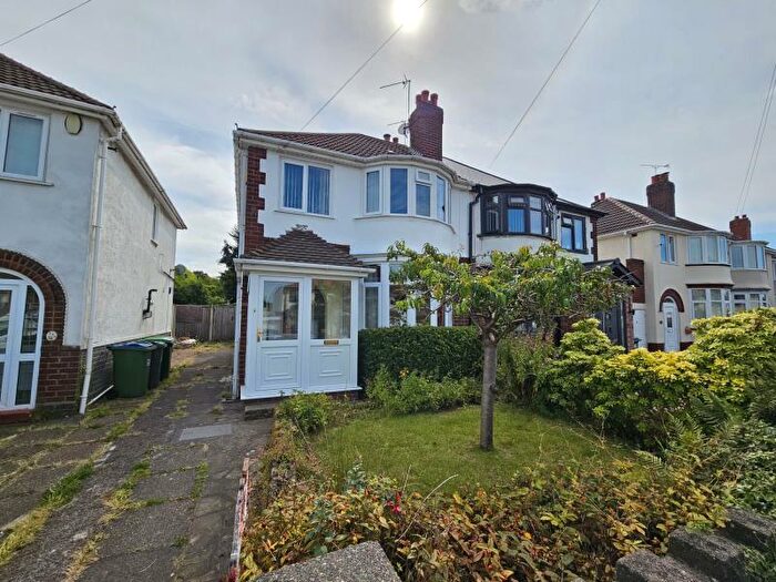 3 Bedroom Semi-Detached House To Rent In Farm Road, Oldbury, West Midlands, B68