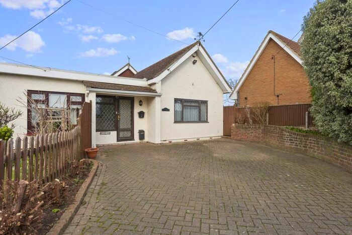 2 Bedroom Bungalow To Rent In Abbots Court Road, Hoo, ME3