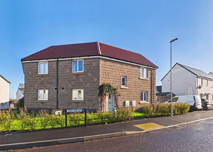 3 Bedroom Semi-Detached House For Sale In Ash Mead, Ilchester, BA22