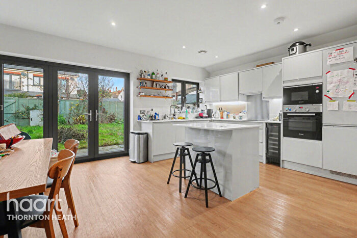 3 Bedroom End Of Terrace House For Sale In Zion Place, Thornton Heath, CR7