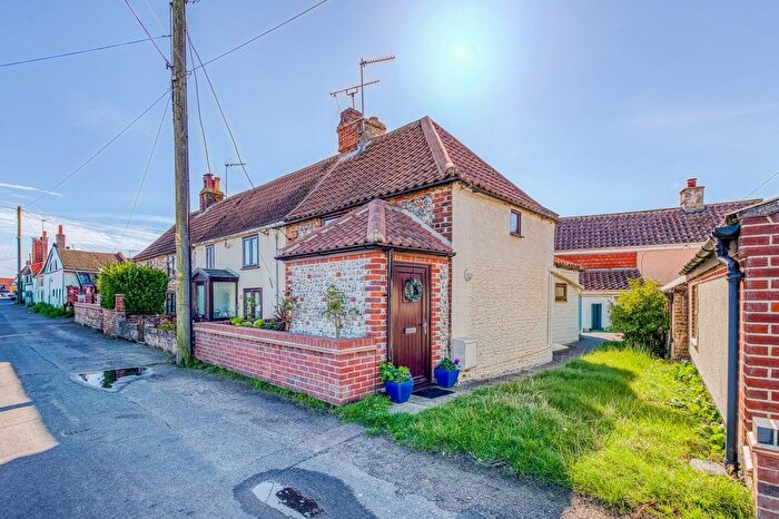 1 Bedroom Cottage For Sale In Beach Road, Caister-On-Sea, NR30