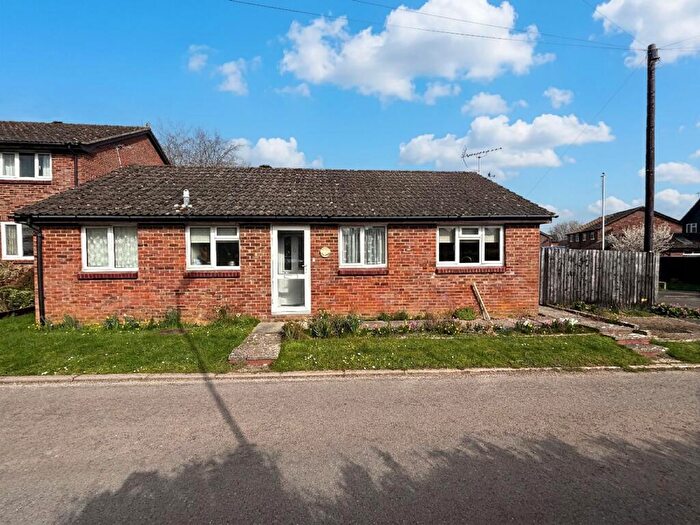 3 Bedroom Detached Bungalow For Sale In Pealsham Gardens, Fordingbridge, SP6