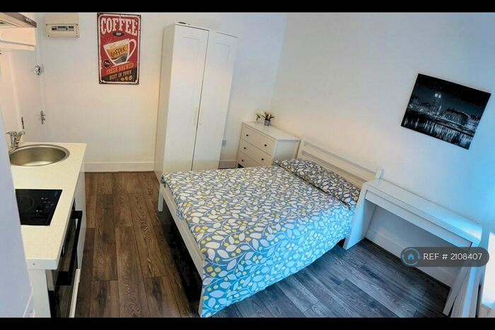 Studio To Rent In London, London, N22