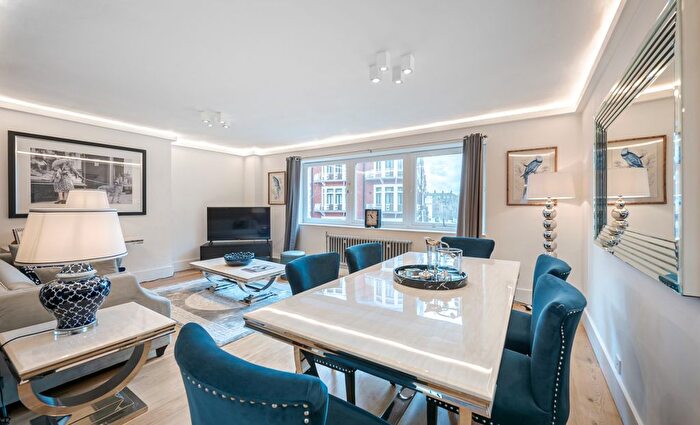 1 Bedroom Terraced House To Rent In - Hans Crescent, Knightsbridge, SW1X