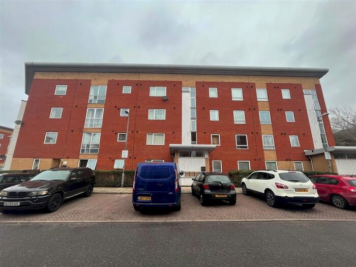 2 Bedroom Flat To Rent In Albatross Close, Beckton, London, E6