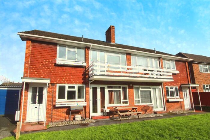 2 Bedroom Flat To Rent In Thicket Road, Sutton, SM1