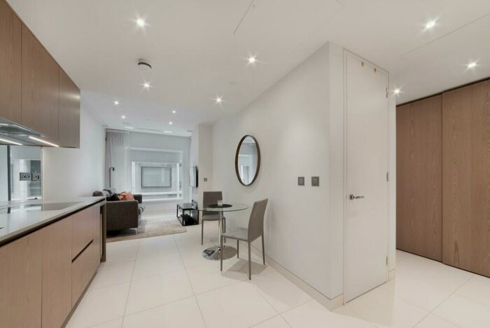 1 Bedroom Apartment To Rent In Sugar Quay, Landmark Place, City, EC3R