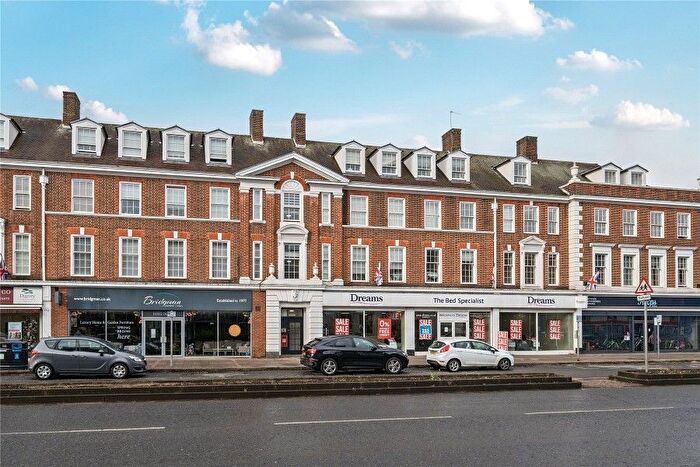 1 Bedroom Flat To Rent In Walton On Thames, Surrey, KT12