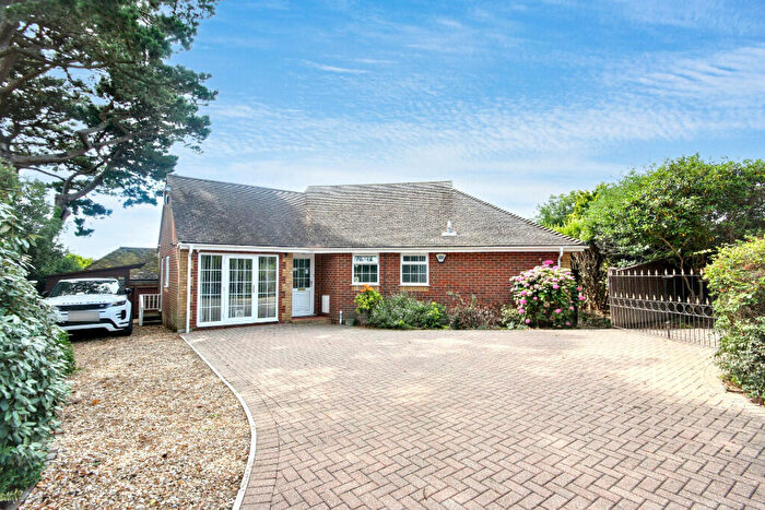 3 Bedroom Detached Bungalow For Sale In Lymington Road, Milford On Sea, SO41