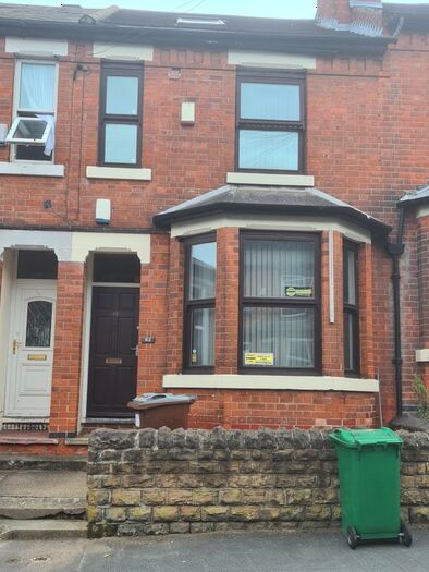 6 Bedroom Terraced House To Rent In Kimbolton Avenue, Nottingham, NG7
