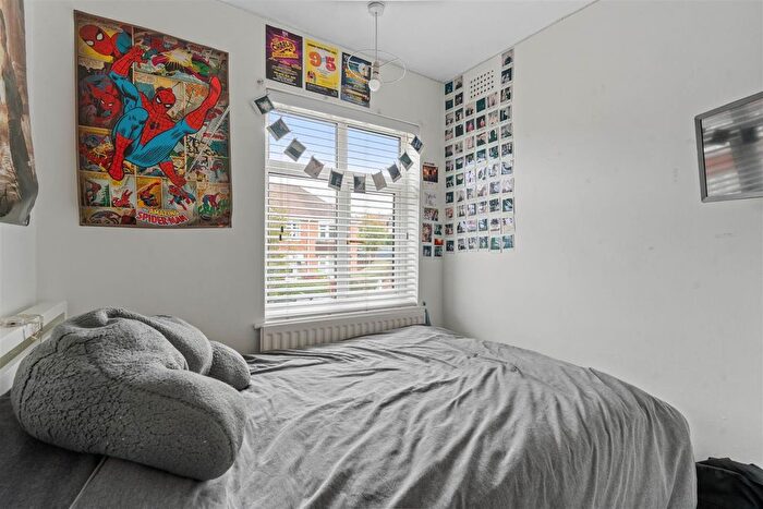 3 Bedroom End Terrace House For Sale In Lichfield Road, Coventry, CV3