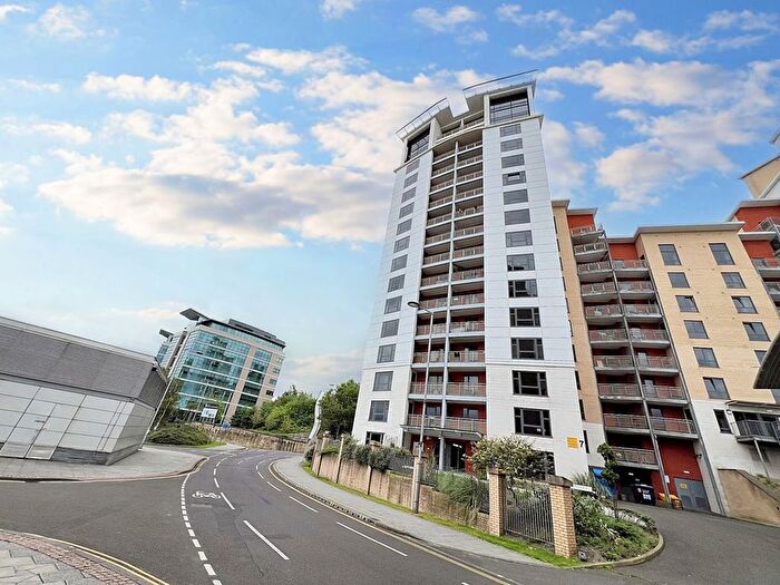 2 Bedroom Flat For Sale In Mill Road, Gateshead, NE8