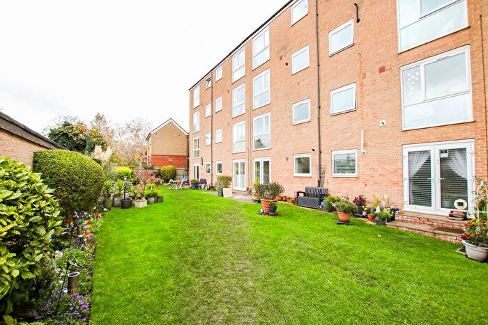 2 Bedroom Flat To Rent In Woodcote Road, Wallington, SM6