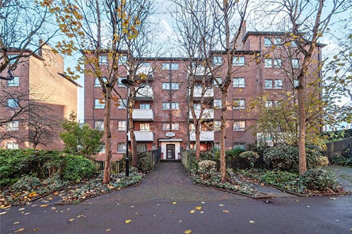2 Bedroom Flat For Sale In Brecknock Road Estate, Brecknock Road, London, N19