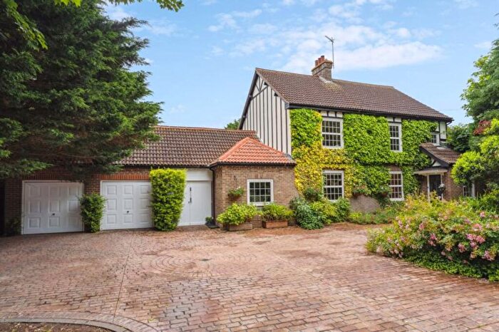 5 Bedroom Detached House For Sale In Sundon Road, Houghton Regis, LU5