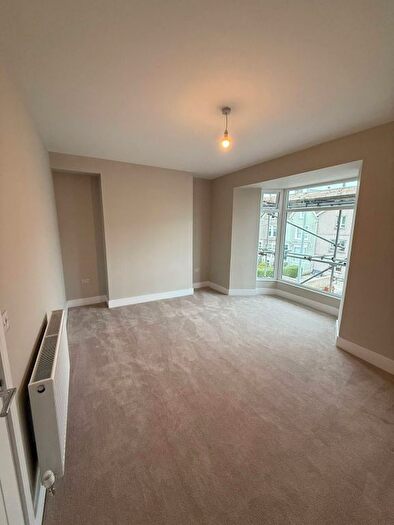 3 Bedroom Terraced House To Rent In King Edwards Road, Swansea, SA1