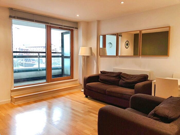 1 Bedroom Flat To Rent In Marsh Lane, Leeds, Uk, LS9