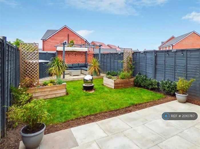 2 Bedroom Semi Detached House To Rent In Bradley Walk, Wellesbourne, Warwick, CV35