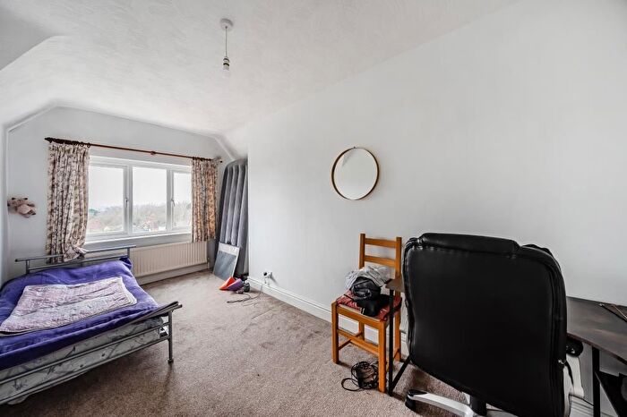 4 Bedroom Detached House For Sale In Reading University / Hospital Borders, Berkshire, RG2
