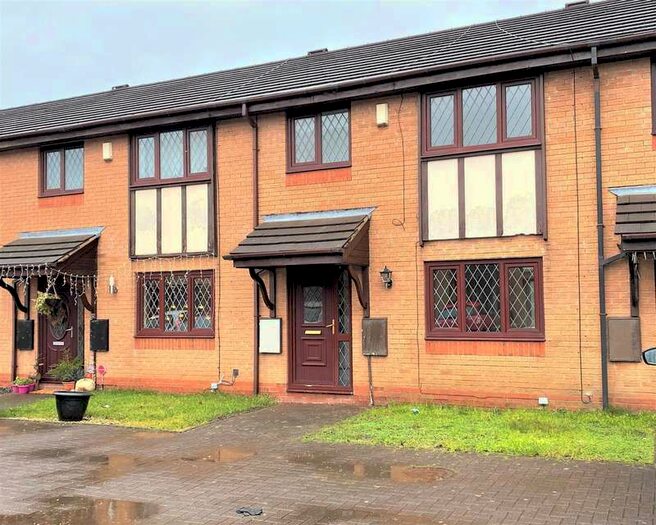3 Bedroom Semi-Detached House To Rent In New Wellington Close, Blackburn, BB2