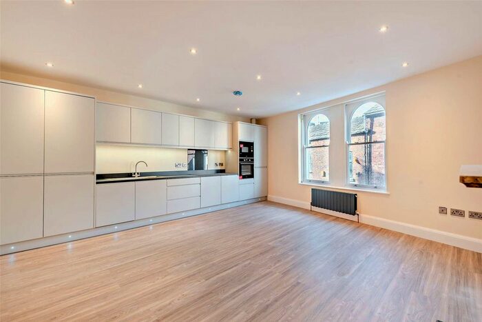 2 Bedroom Flat To Rent In Princess Street, Knutsford, Cheshire, WA16