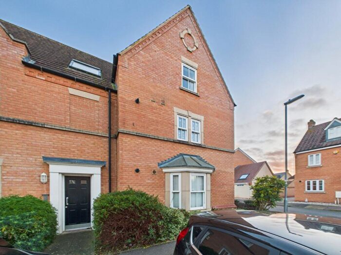 1 Bedroom Apartment For Sale In Exmoor Avenue, Biggleswade, SG18