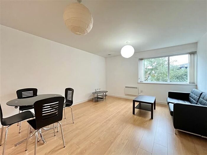 1 Bedroom Flat To Rent In Lexington Court, Broadway, Salford, M50