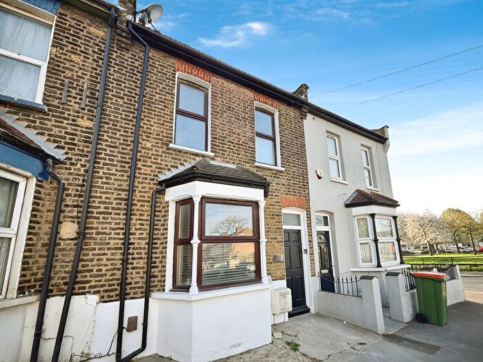 4 Bedroom Terraced House To Rent In Fabian Street, London, E6