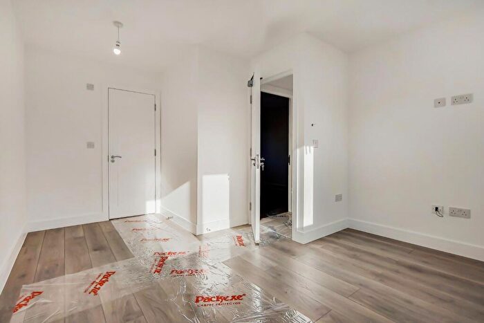 1 Bedroom Semi-Detached House To Rent In Hospital Way, Hither Green, London, Greater London, SE13