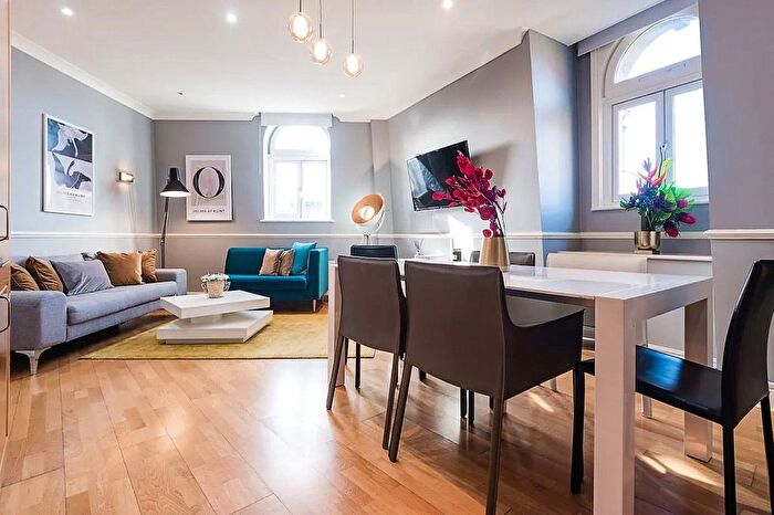 3 Bedroom Flat For Sale In Shaftesbury Avenue, London, WC2H