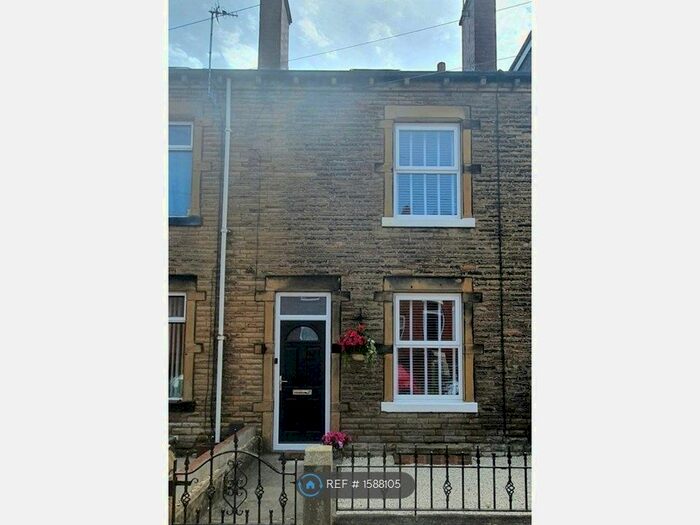 3 Bedroom Terraced House To Rent In Eshald Place, Leeds, LS26