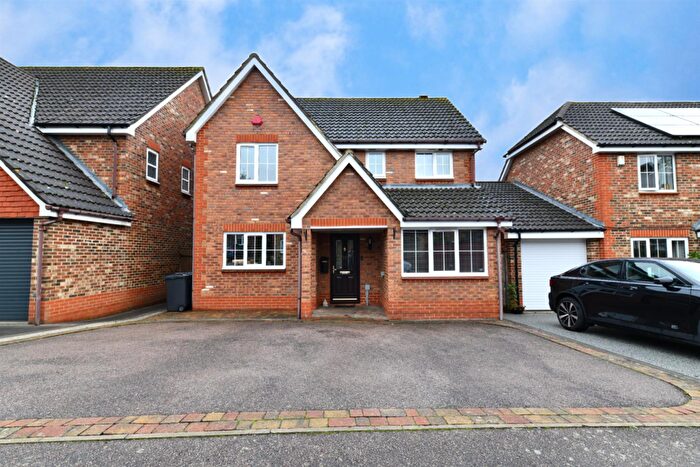 5 Bedroom Detached House For Sale In Windermere Close, Stevenage, SG1