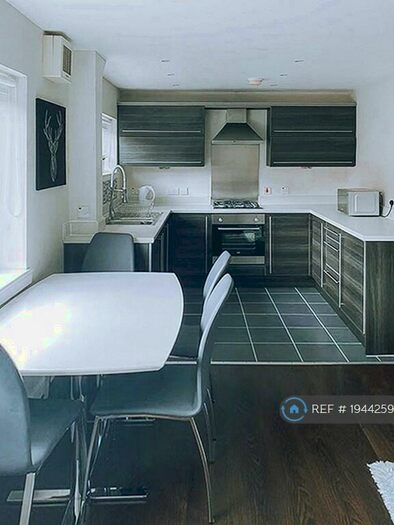 2 Bedroom Flat To Rent In Partick Bridge Street, Glasgow, G11